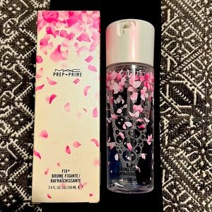 MAC fix+ in cherry blossom